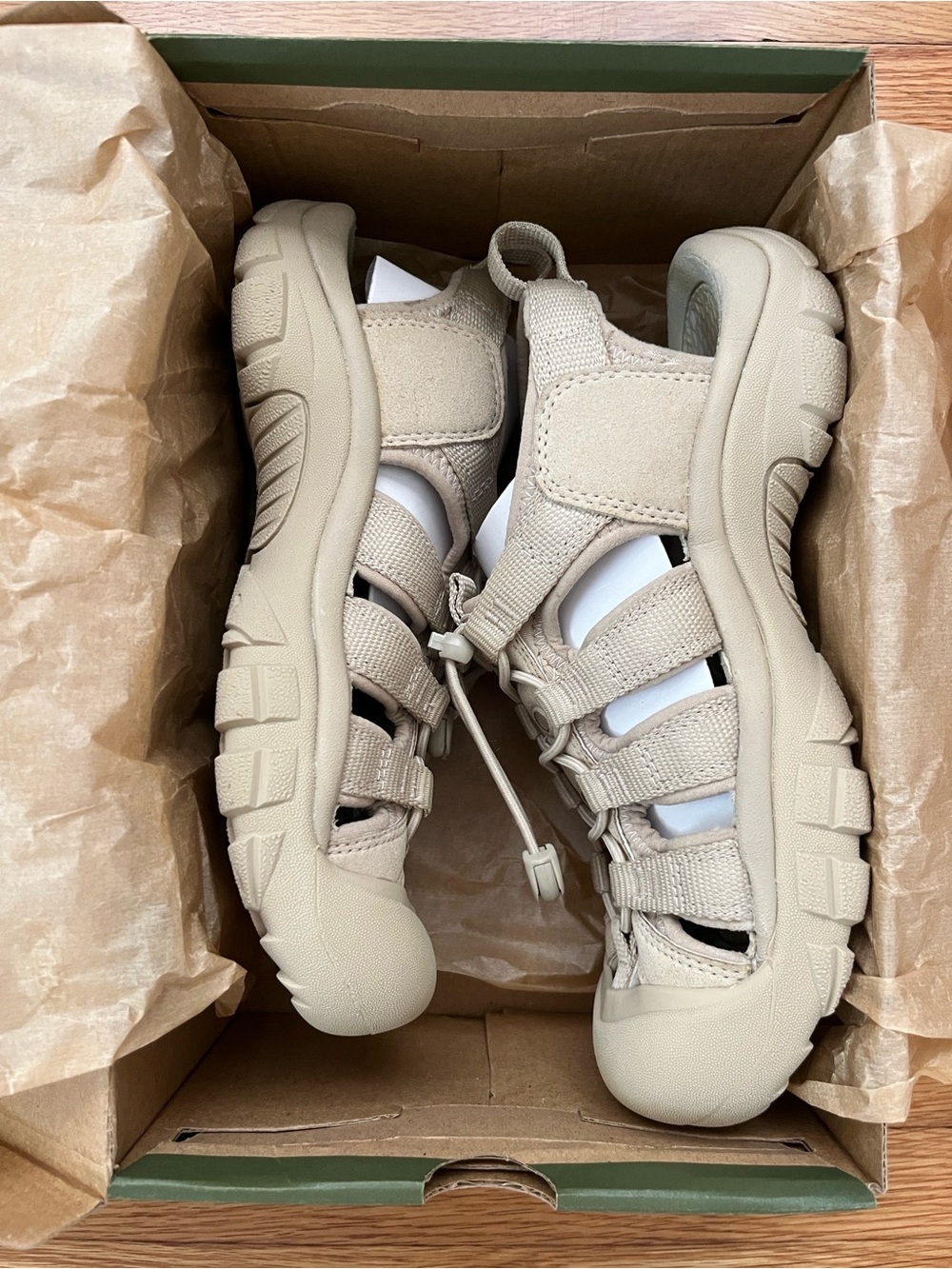 Keen Newport H2 Sport Sandal in monochrome/safari color